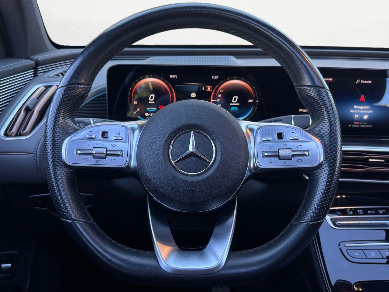 Mercedes EQC 400 4 MATIC AMG LINE + PAQ PREMIUM - Foto 2