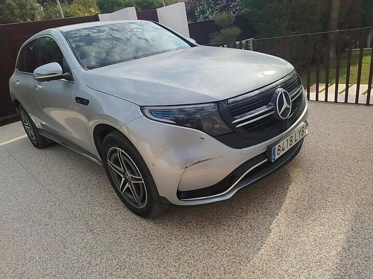 Mercedes EQC 400 4 MATIC AMG LINE + PAQ PREMIUM - Foto 2