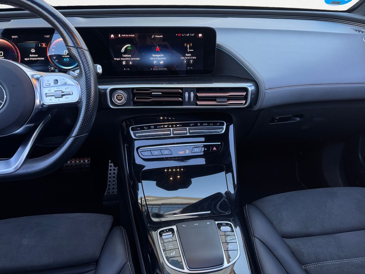 Mercedes EQC 400 4 MATIC AMG LINE + PAQ PREMIUM - Foto 2