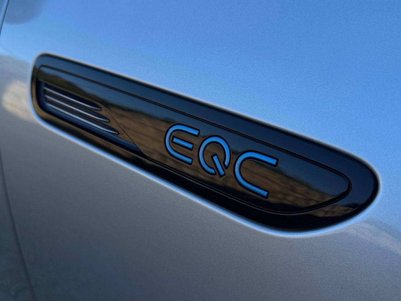 Mercedes EQC 400 4 MATIC AMG LINE + PAQ PREMIUM - Foto 2