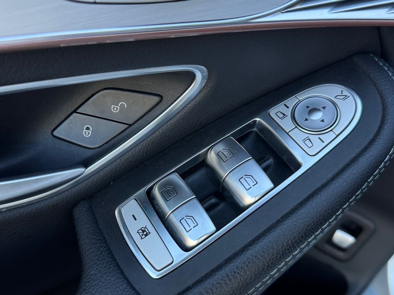 Mercedes EQC 400 4 MATIC AMG LINE + PAQ PREMIUM - Foto 2