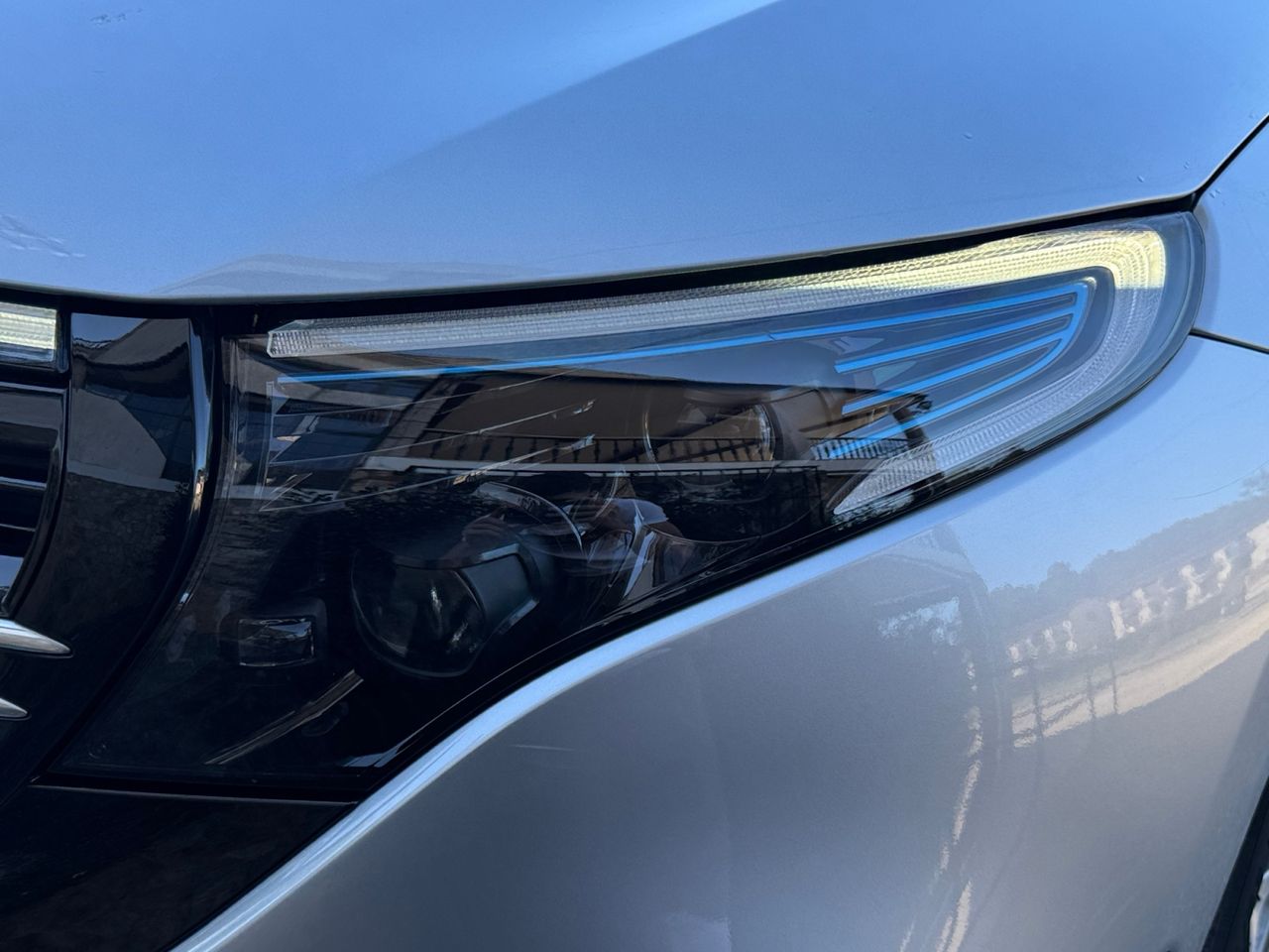 Mercedes EQC 400 4 MATIC AMG LINE + PAQ PREMIUM - Foto 2