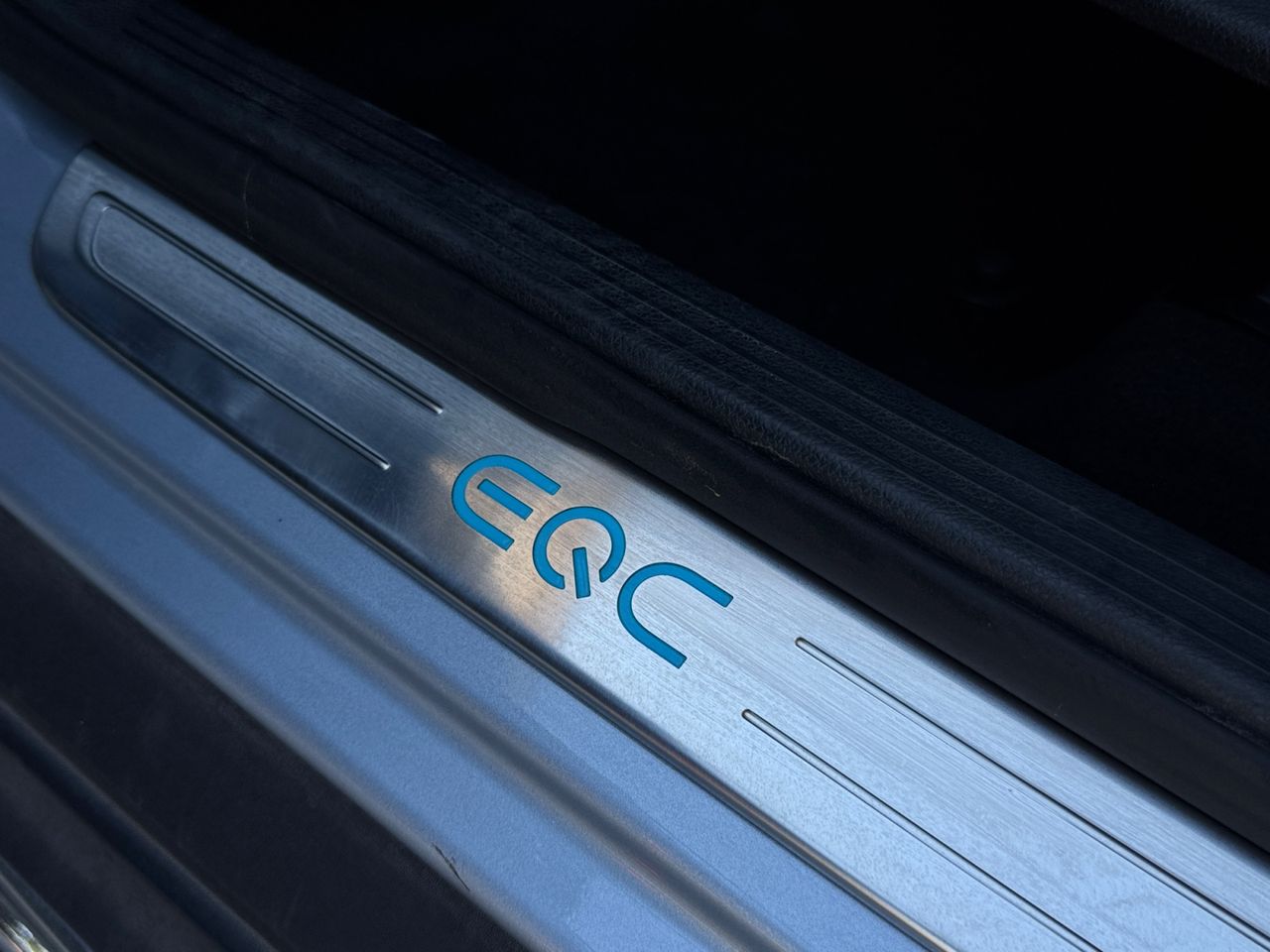 Mercedes EQC 400 4 MATIC AMG LINE + PAQ PREMIUM - Foto 2