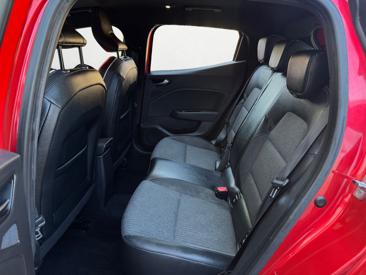 Renault Clio ZEN ETECH HIBRIDO 140 CV - Foto 2
