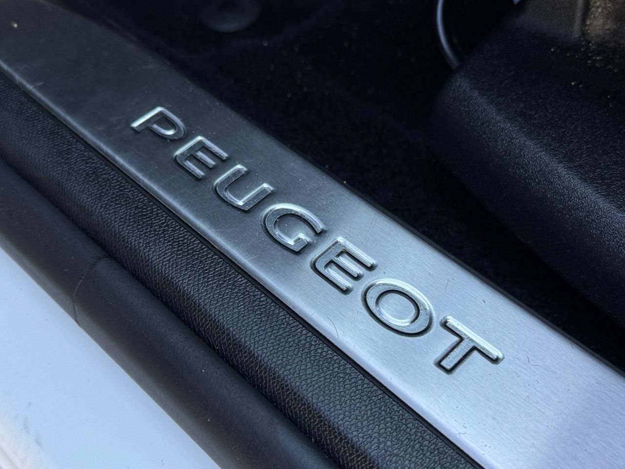 Peugeot 3008 GT LINE BLUE HDI 130 CV - Foto 2