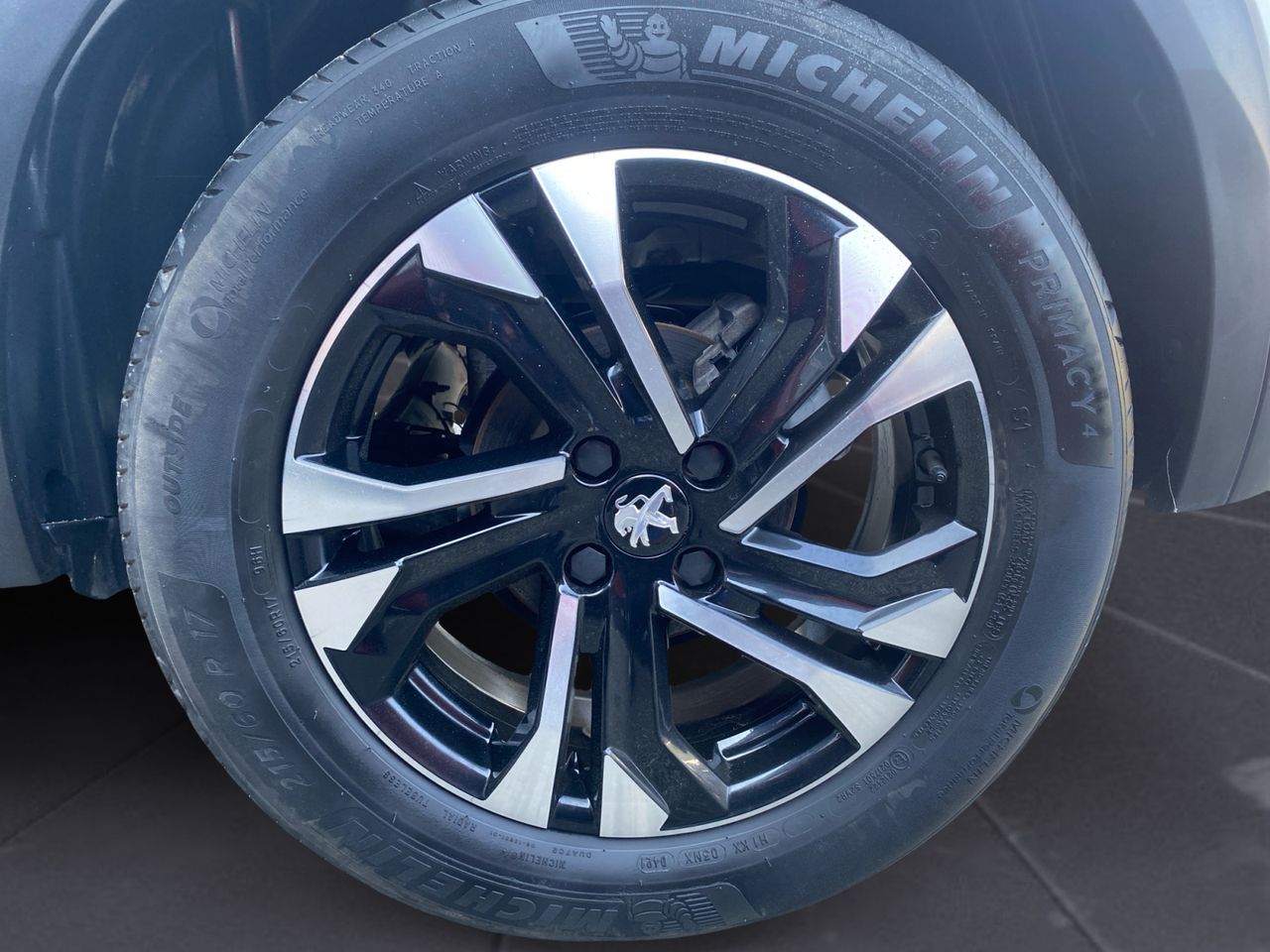 Peugeot 2008 ALLURE BLUE HDI 130 CV EAT8 - Foto 2