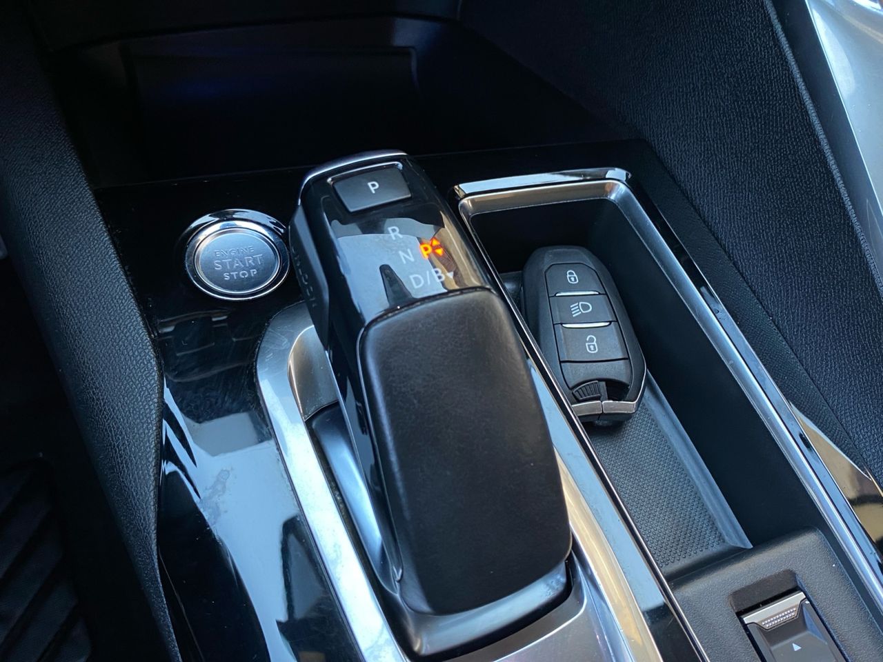 Peugeot 3008 Hybrid ALLURE PACK HYBRID 225 e EAT8 - Foto 2