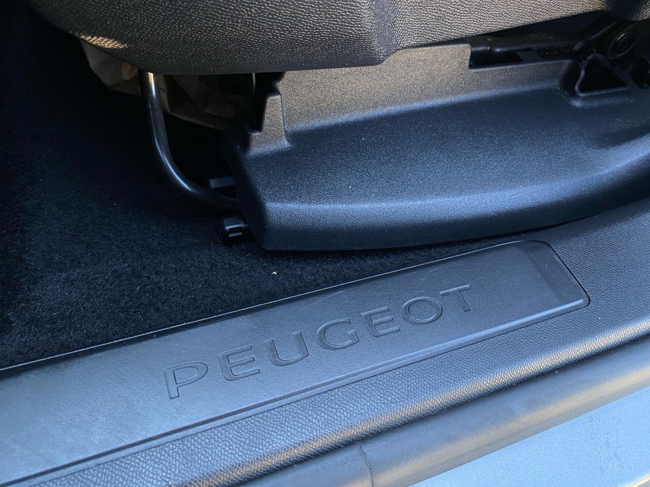 Peugeot 3008 Hybrid ALLURE PACK HYBRID 225 e EAT8 - Foto 2