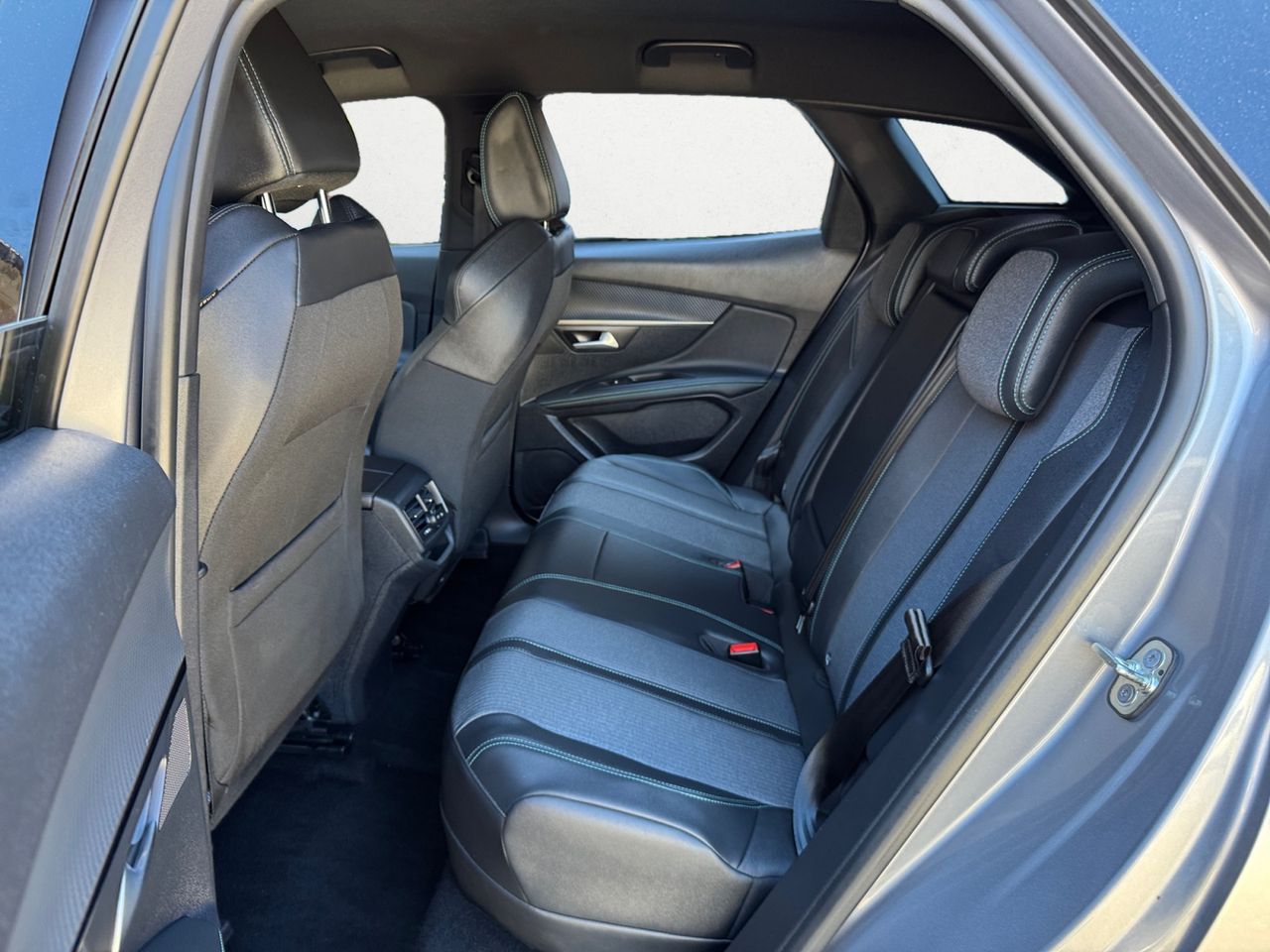 Peugeot 3008 Hybrid ALLURE PACK HYBRID 180 CV EAT8 - Foto 2