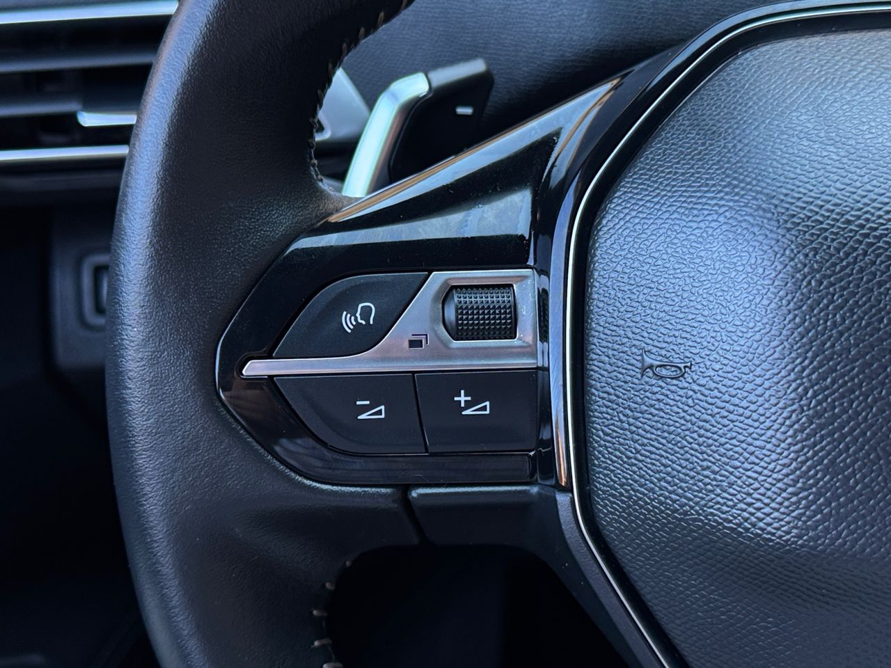 Peugeot 3008 Hybrid ALLURE PACK HYBRID 180 CV EAT8 - Foto 2