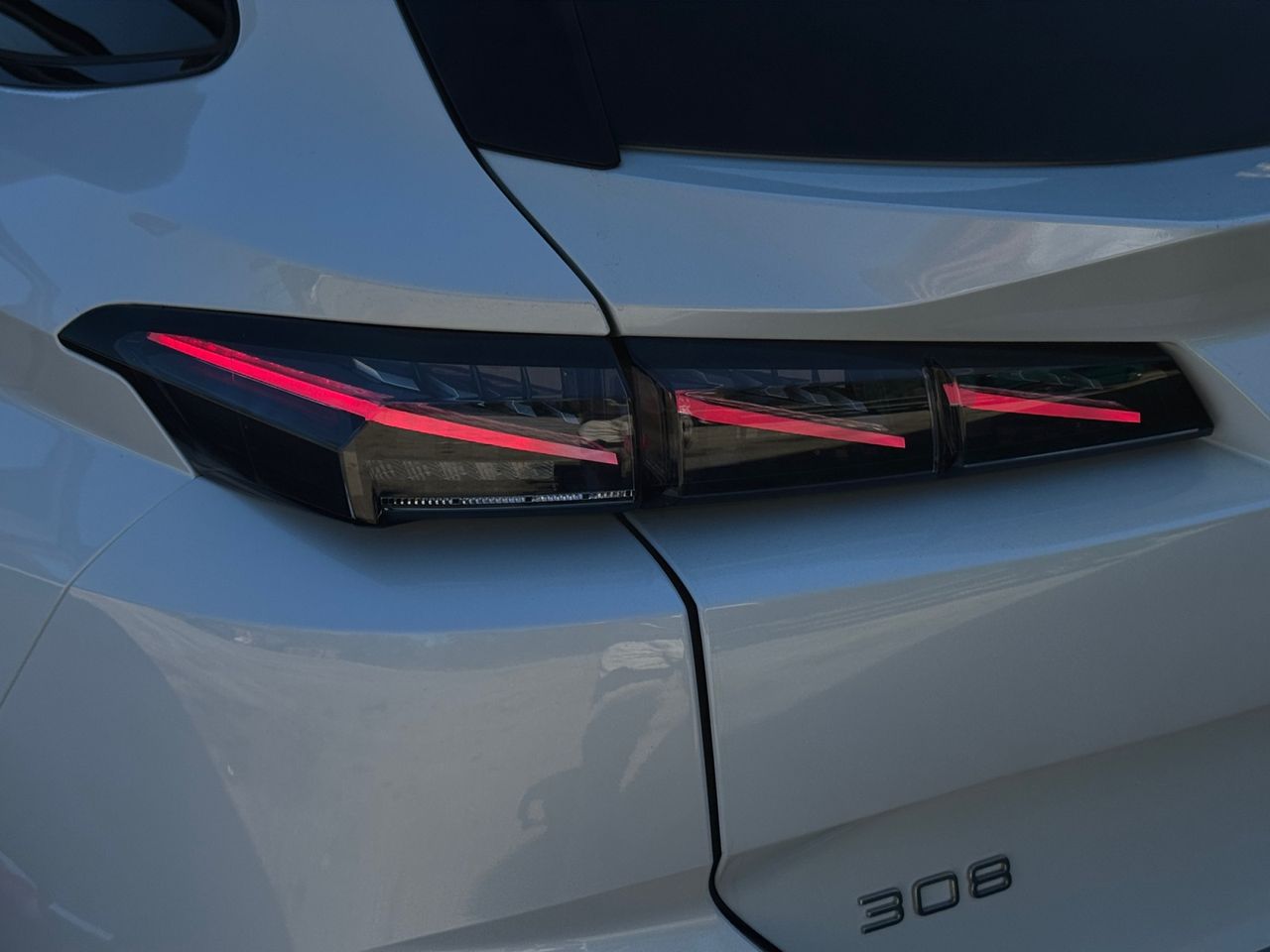 Peugeot 308 SW GT PACK HYBRID 225 EAT8 - Foto 2