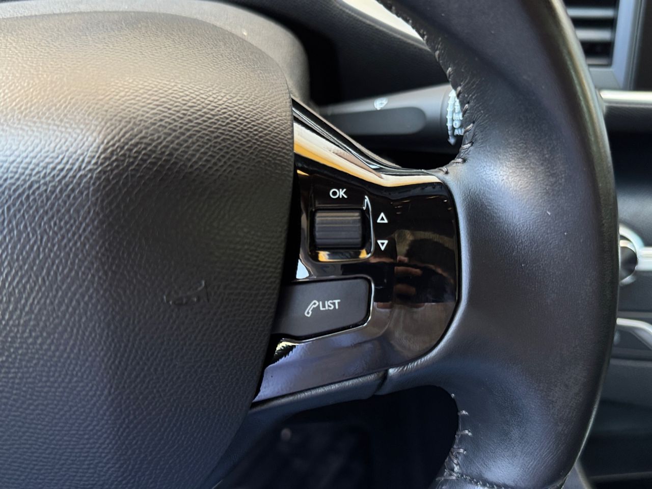 Peugeot 308 ACTIVE PACK BLUE HDI 100 CV - Foto 2
