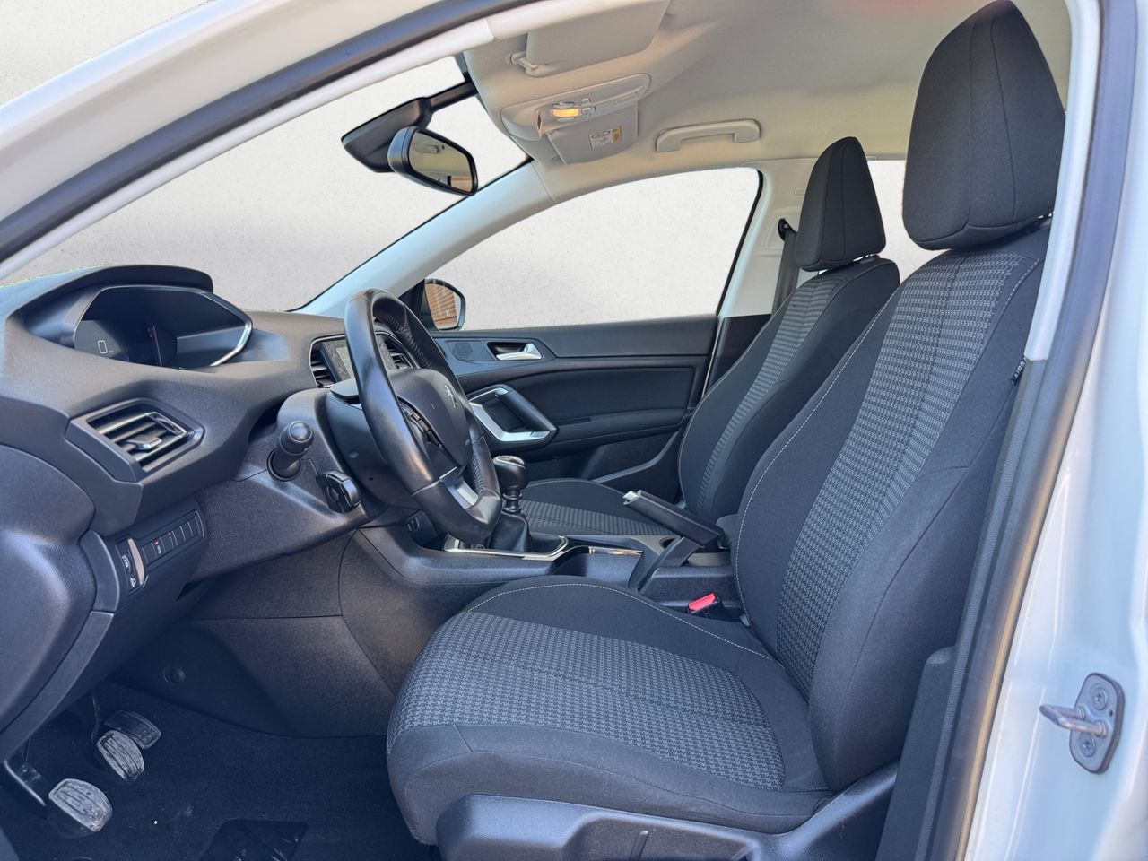 Peugeot 308 ACTIVE PACK BLUE HDI 100 CV - Foto 2