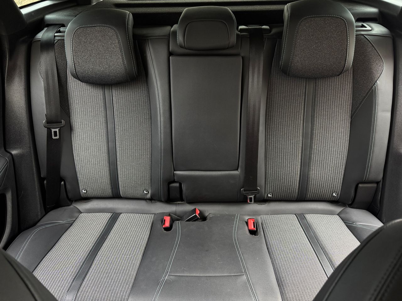 Peugeot 3008 Hybrid ALLURE HYBRID 225 e EAT8 - Foto 2