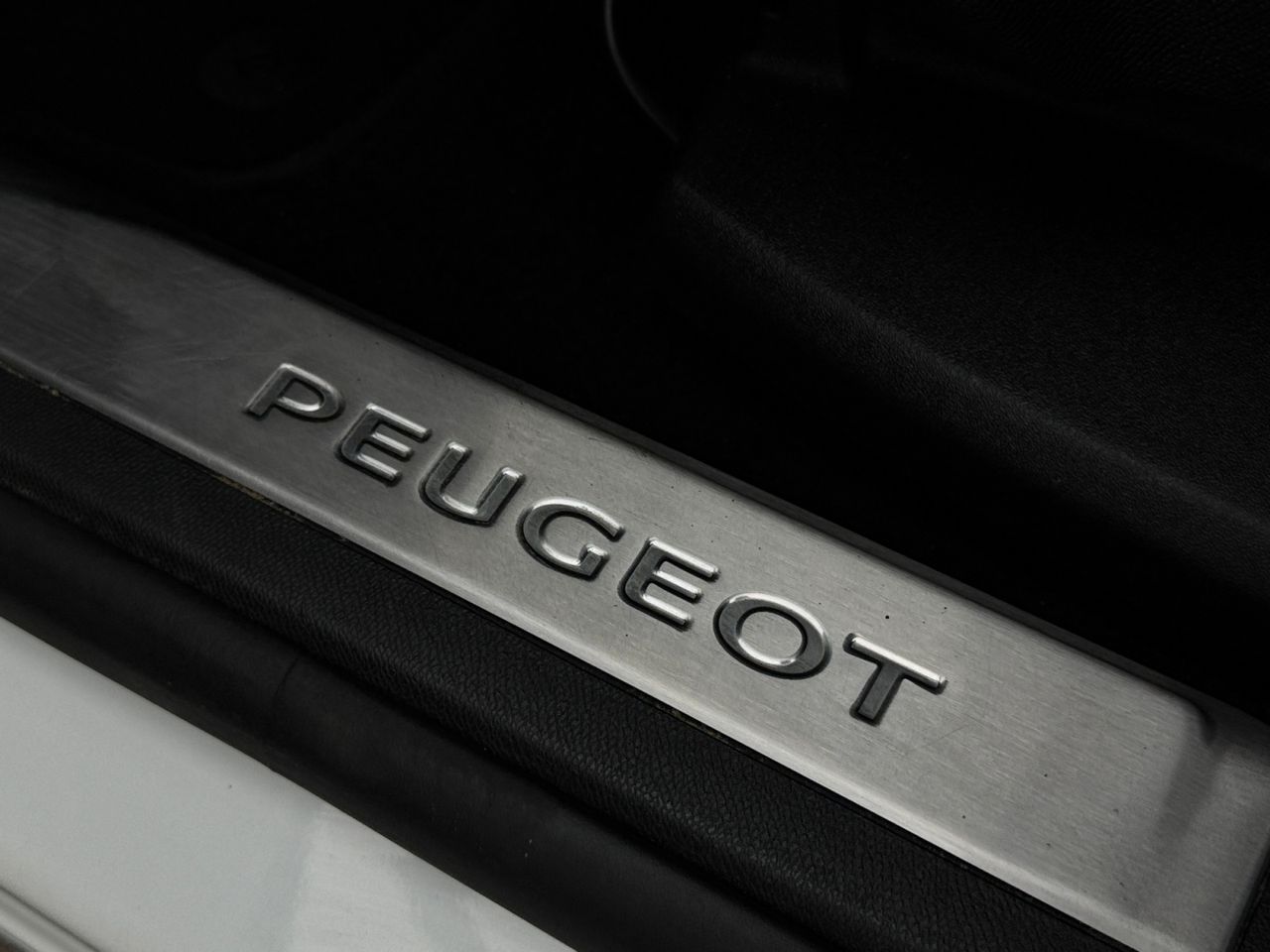 Peugeot 5008 1.5 BLUE HDI 130 CV EAT8 - Foto 2