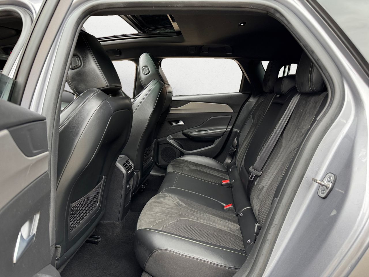 Peugeot 308 SW GT PACK BLUE HDI 130 CV EAT8 - Foto 2