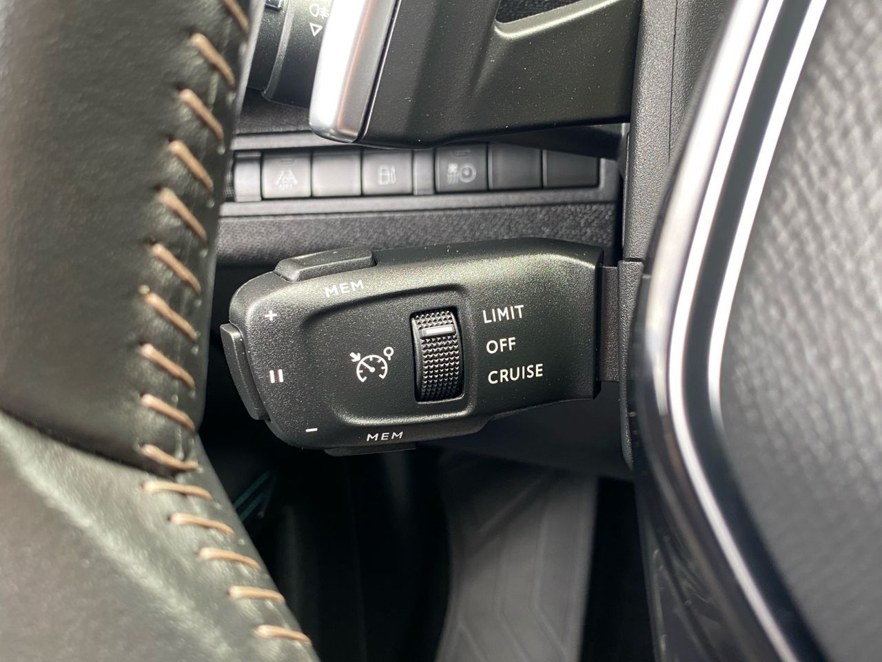 Peugeot 3008 Hybrid ALLURE PACK HYBRID 180 EAT8 - Foto 2