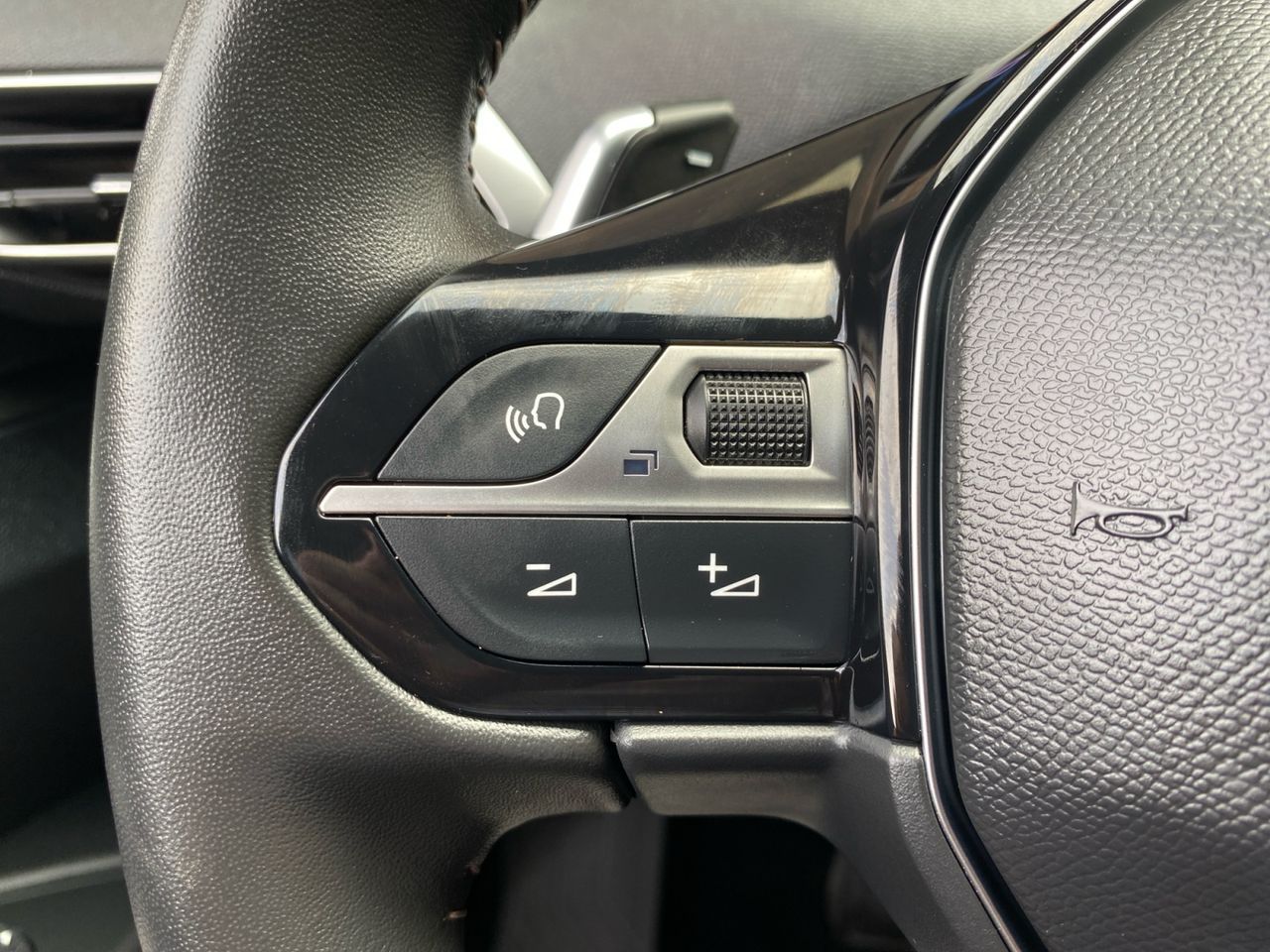 Peugeot 3008 Hybrid ALLURE PACK HYBRID 180 EAT8 - Foto 2