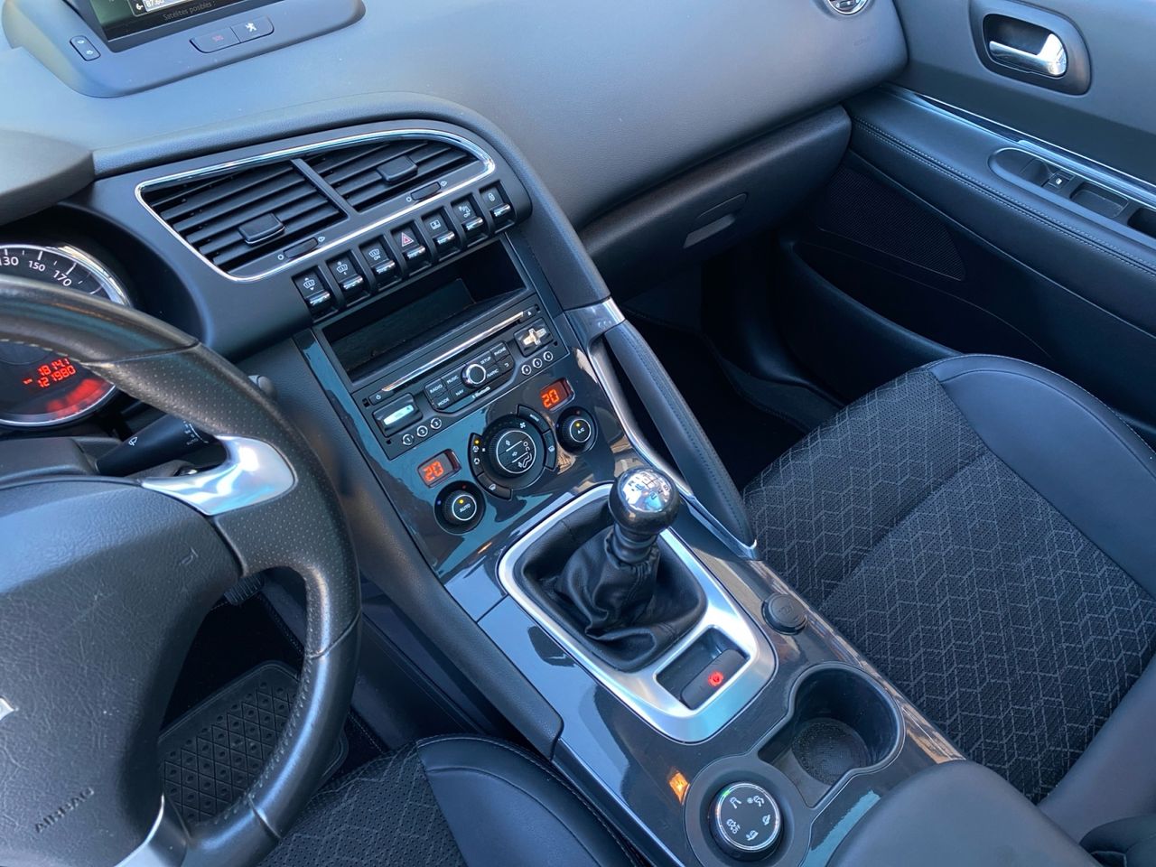 Peugeot 3008 ALLURE 1.6 BLUE HDI 120 CV - Foto 2