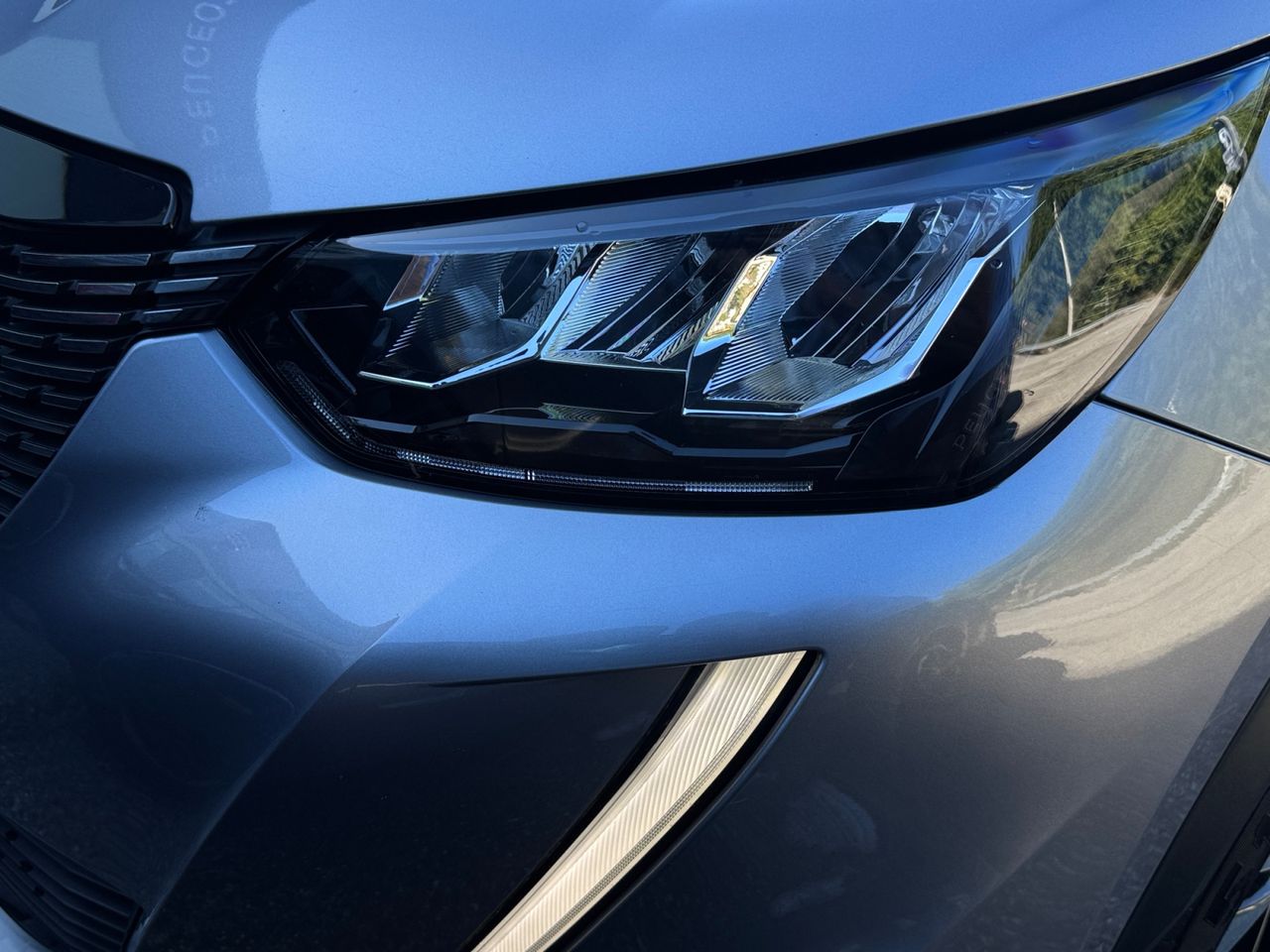 Peugeot 2008 ALLURE PURE TECH 130 CV EAT8 - Foto 2