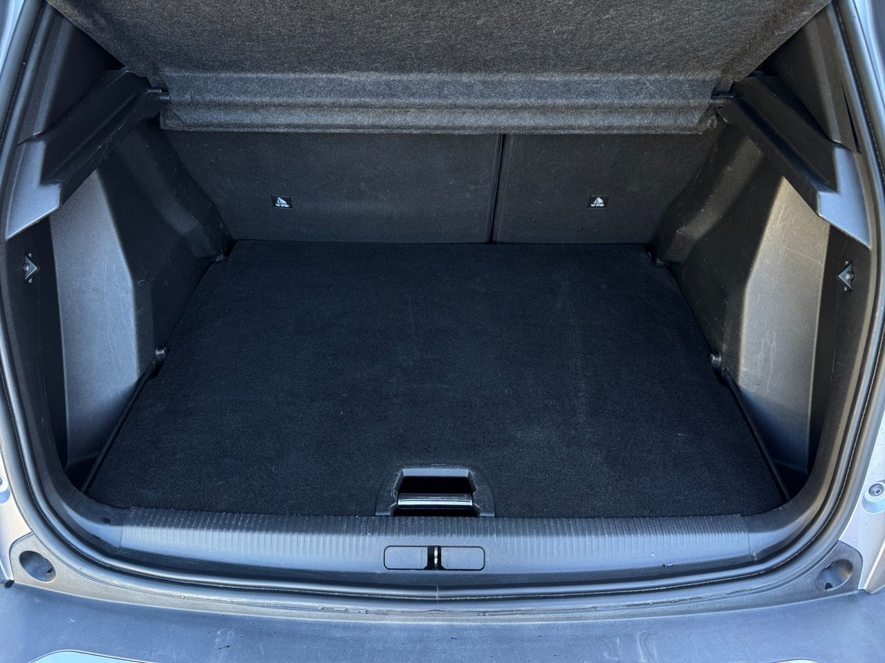 Peugeot 2008 ALLURE PURE TECH 130 CV EAT8 - Foto 2