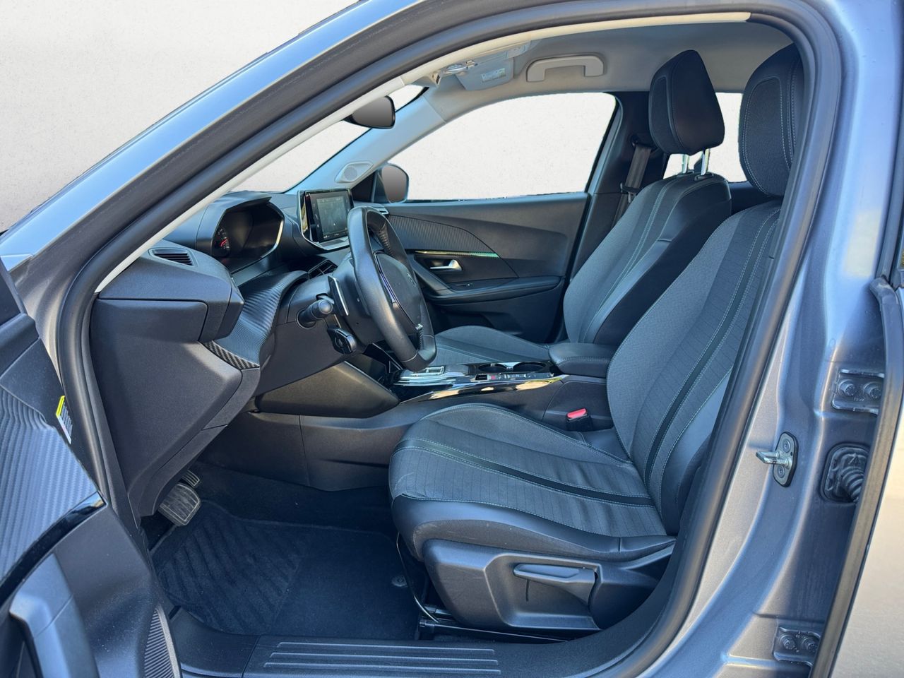 Peugeot 2008 ALLURE PURE TECH 130 CV EAT8 - Foto 2