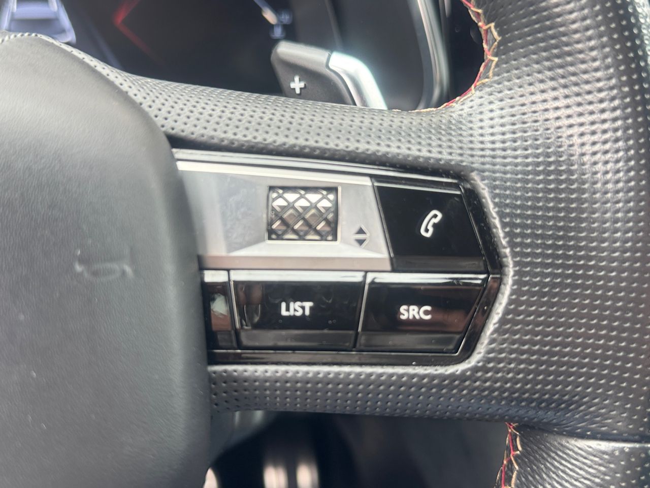 DS DS 7 Crossback BLUE HDI 130 CV AUT PERFORMANCE - Foto 2