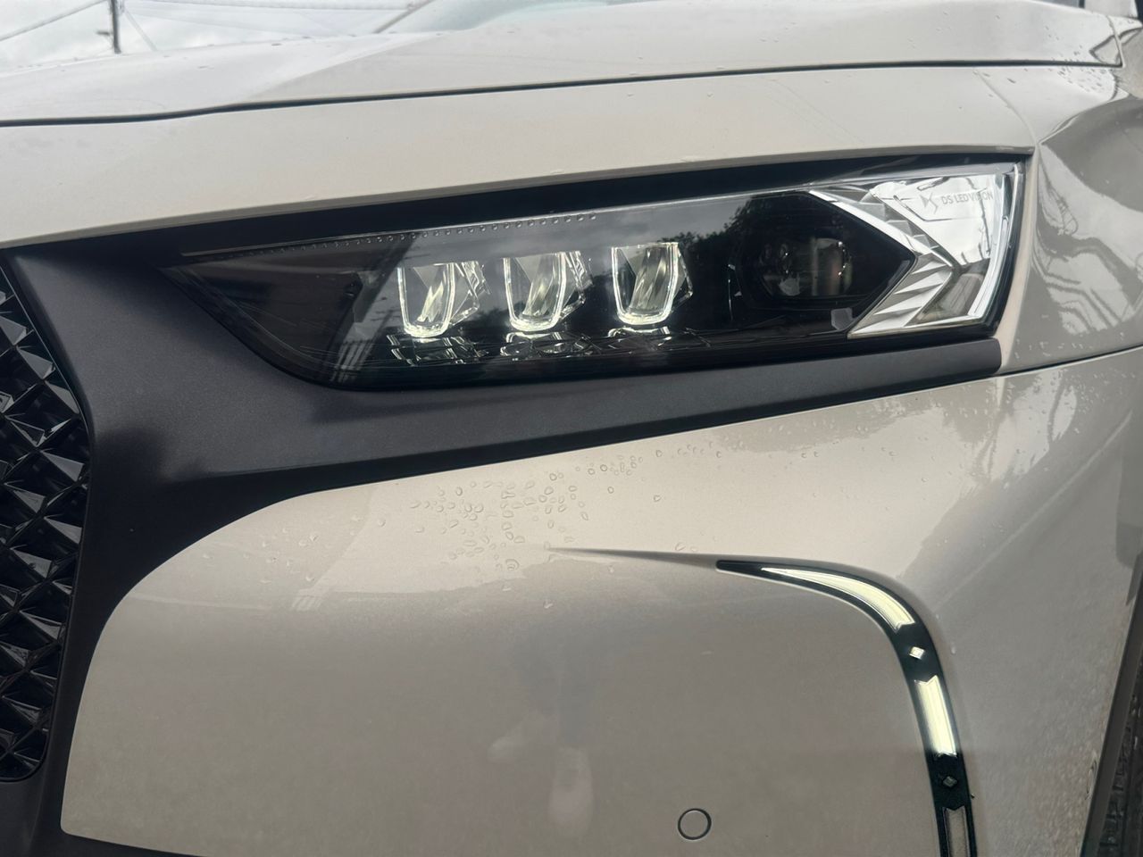 DS DS 7 Crossback BLUE HDI 130 CV AUT PERFORMANCE - Foto 2