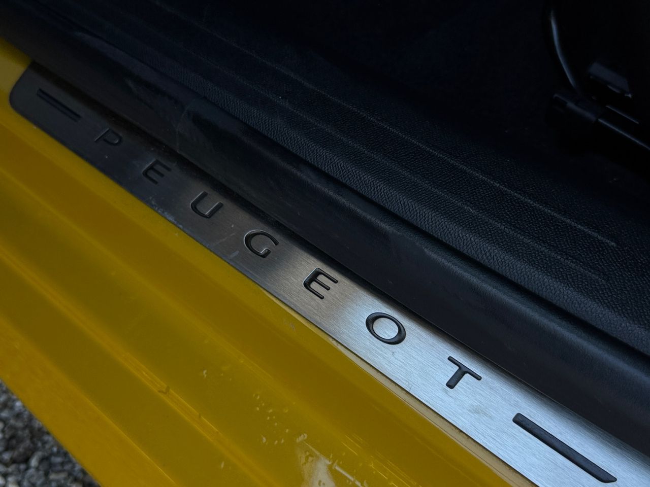 Peugeot e-208 GT ELECTRICO 136 CV - Foto 2