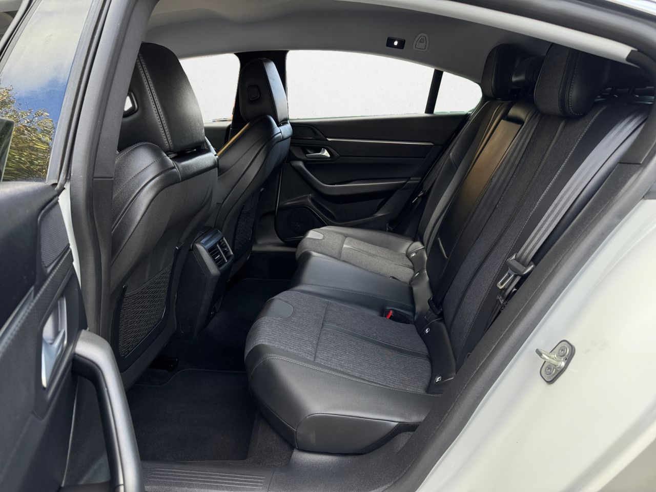 Peugeot 508 ALLURE PACK HYBRID 225 EAT8 - Foto 2