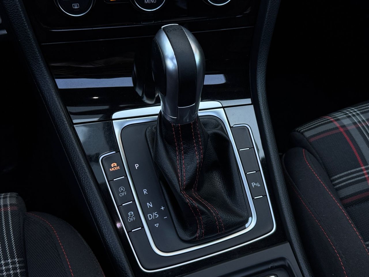 Volkswagen Golf GTI 2.0 TSI 169 KW 230 CV PERFORMANCE - Foto 2