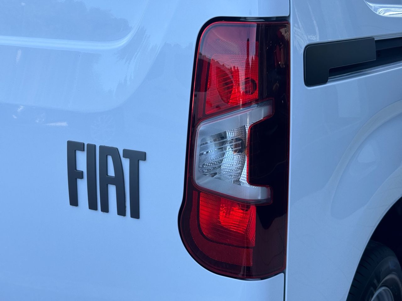 Fiat Doblò FURGON STANDARD 1000 KG BLUE HDI 1.5 L 100 CV - Foto 2