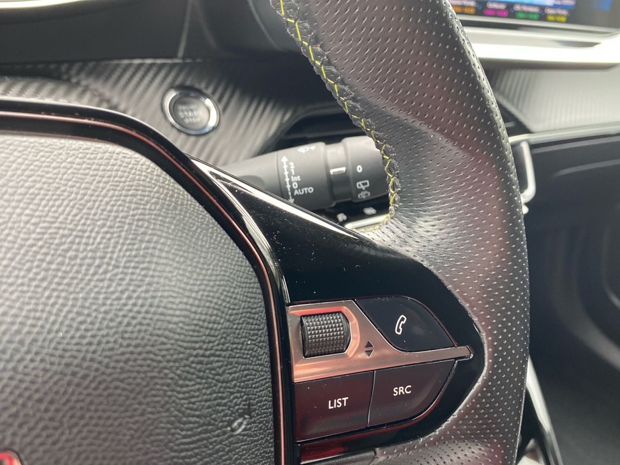 Peugeot 2008 GT LINE BLUE HDI 100 CV - Foto 2