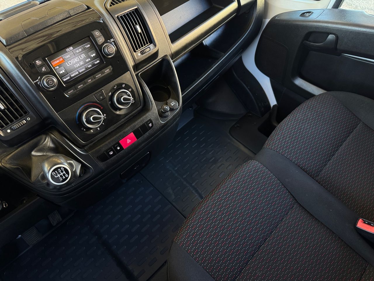Peugeot Boxer FURGON PACK 335 L3 H2 BLUE HDI 140 CV - Foto 2