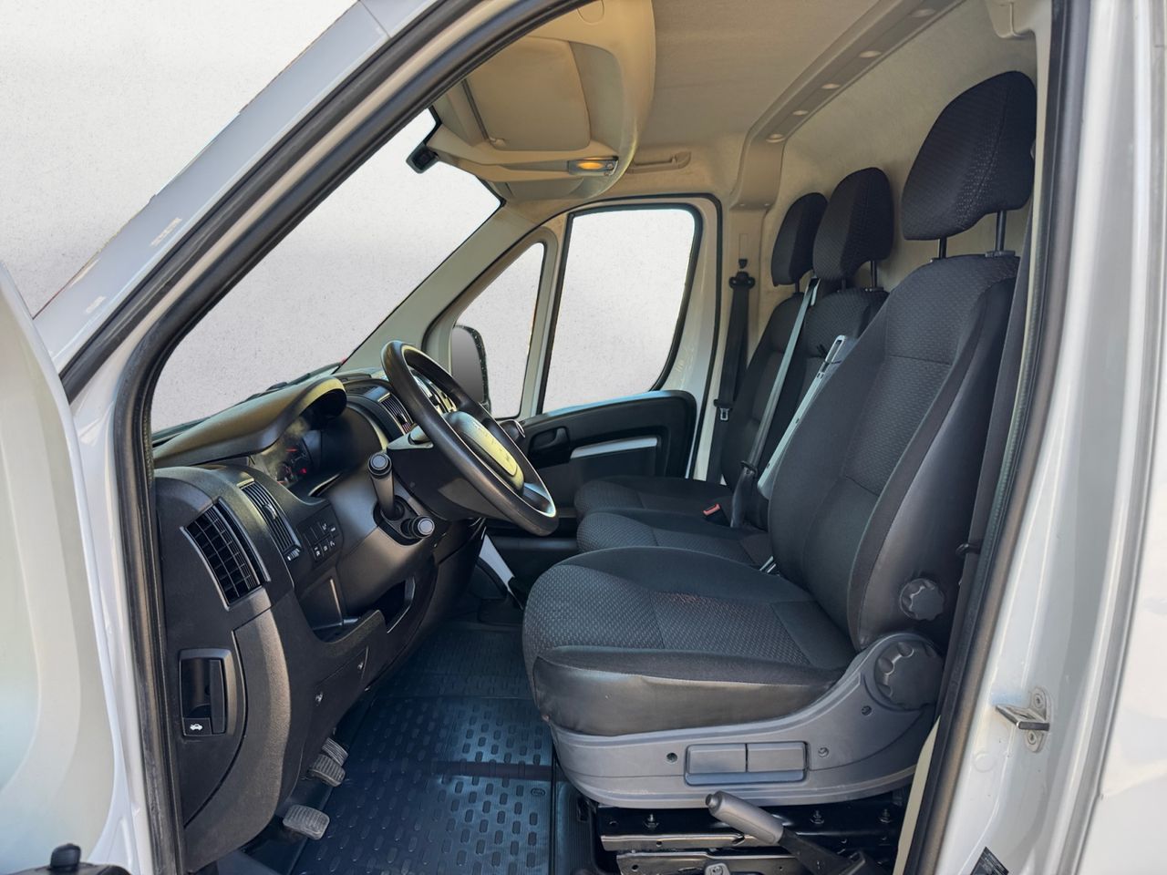 Peugeot Boxer FURGON PACK 335 L3 H2 BLUE HDI 140 CV - Foto 2