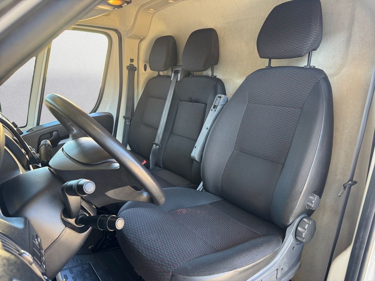 Peugeot Boxer FURGON PACK 335 L3 H2 BLUE HDI 140 CV - Foto 2
