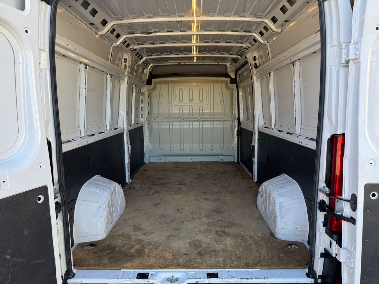 Peugeot Boxer FURGON PACK 335 L3 H2 BLUE HDI 140 CV - Foto 2