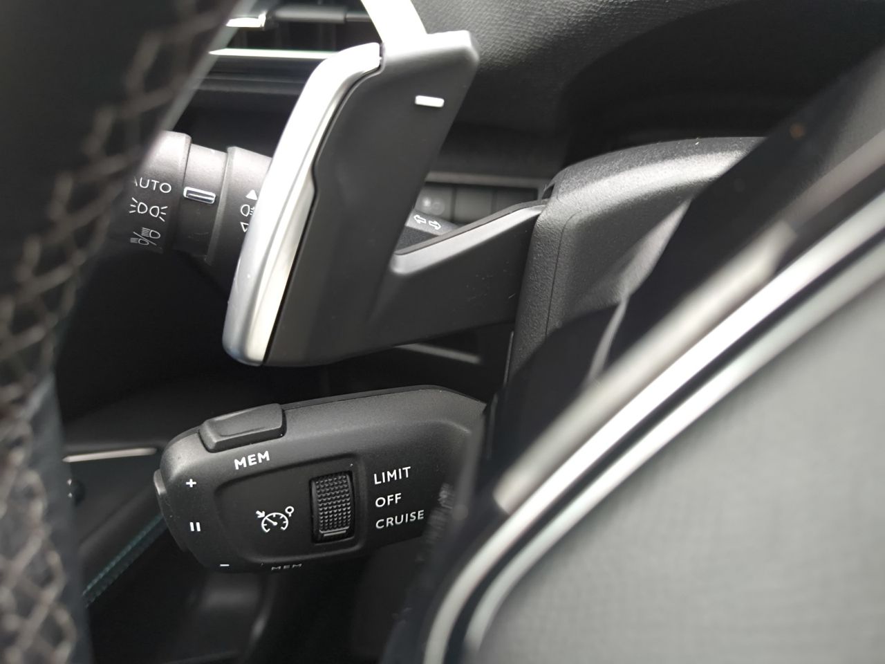 Peugeot 3008 Hybrid ALLURE PACK HYBRID 225 e EAT8 - Foto 2