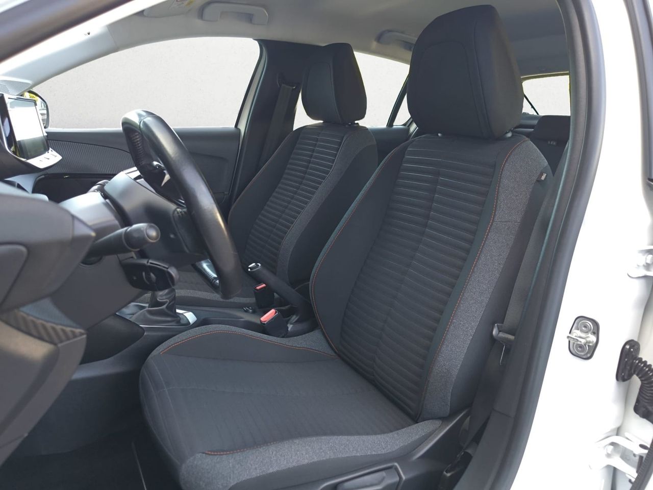 Peugeot 208 ACTIVE PACK BLOUE HDI 100 CV - Foto 2