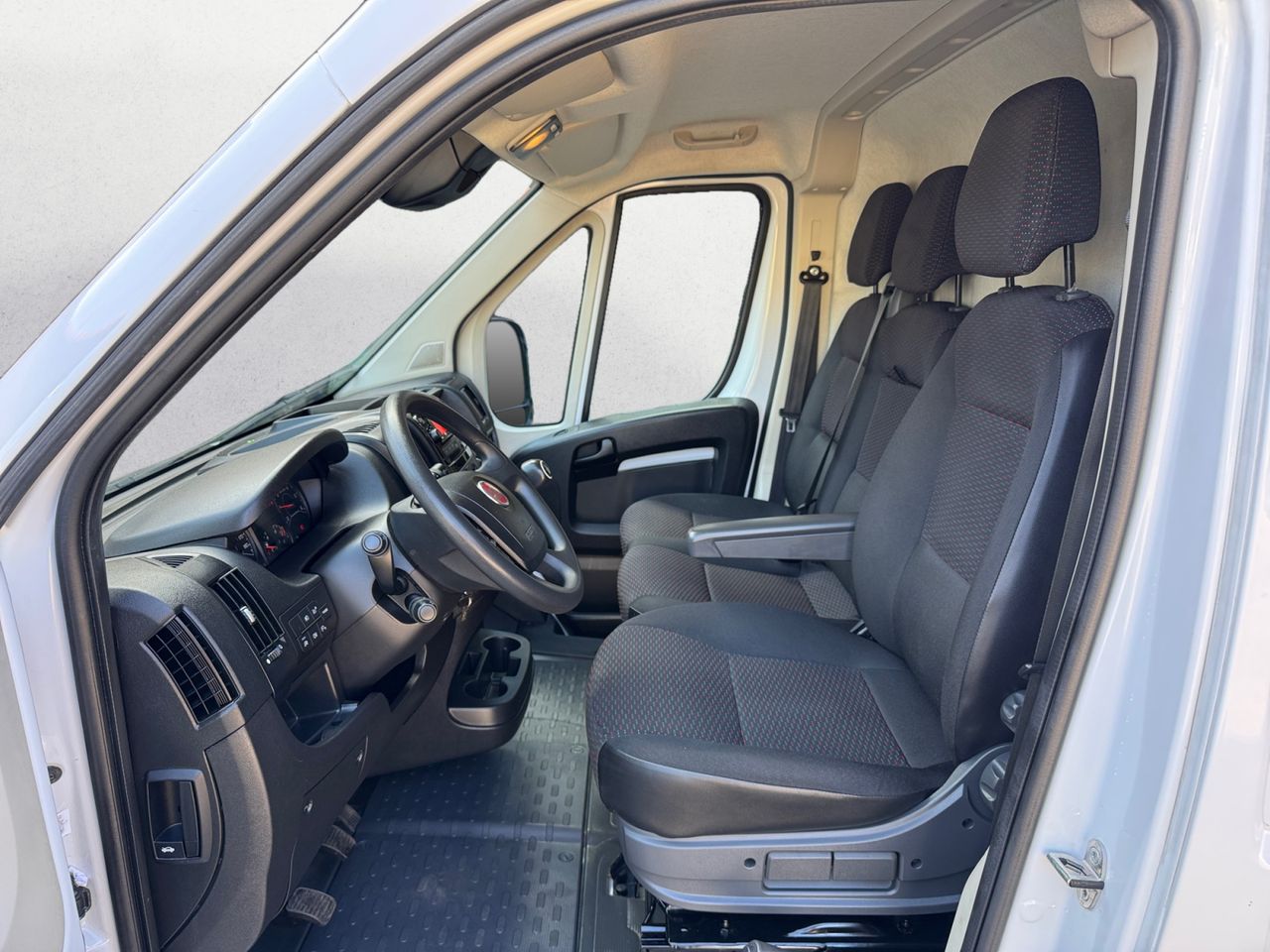 Fiat Ducato FURGON 35 L3 H2 MULTIJET EASY PRO - Foto 2
