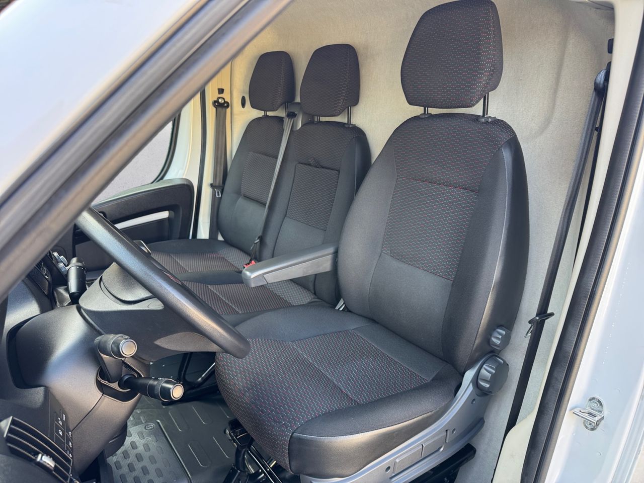 Fiat Ducato FURGON 35 L3 H2 MULTIJET EASY PRO - Foto 2