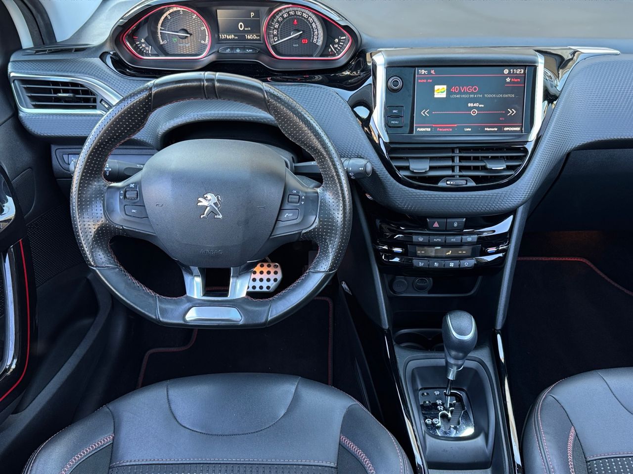 Peugeot 2008 GT LINE BLUE HDI 120 EAT8 - Foto 2