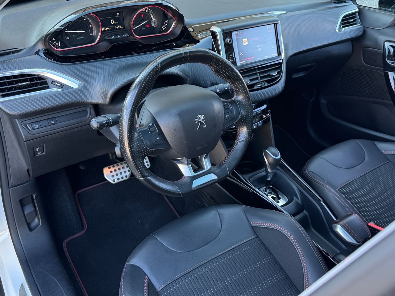 Peugeot 2008 GT LINE BLUE HDI 120 EAT8 - Foto 2