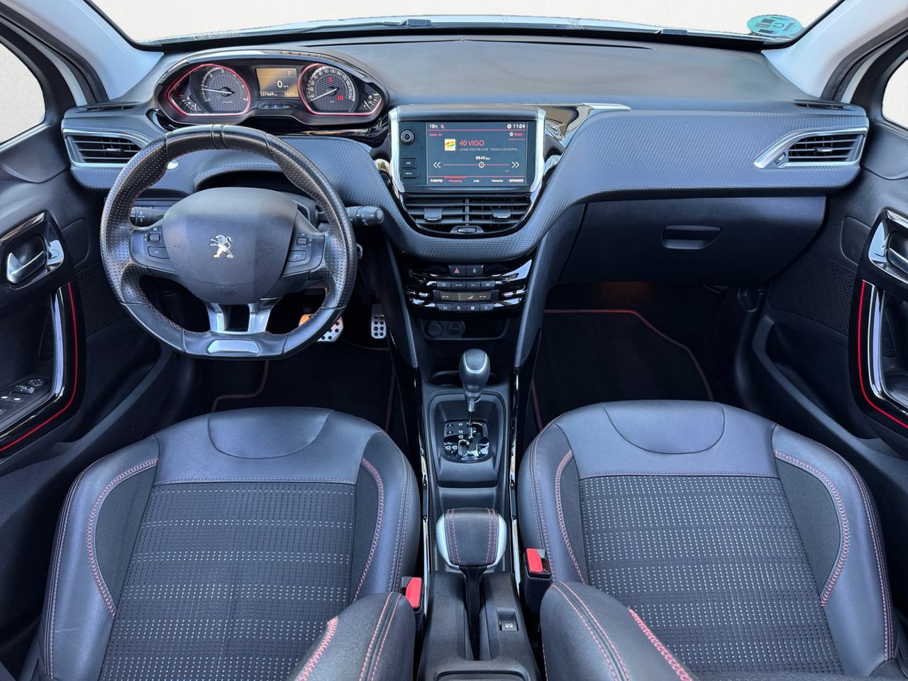 Peugeot 2008 GT LINE BLUE HDI 120 EAT8 - Foto 2