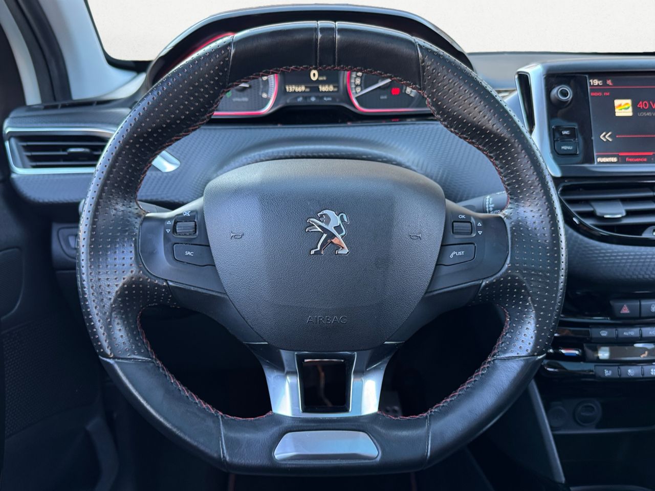 Peugeot 2008 GT LINE BLUE HDI 120 EAT8 - Foto 2