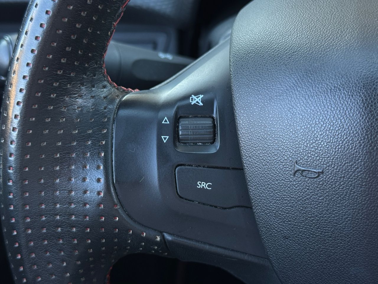 Peugeot 2008 GT LINE BLUE HDI 120 EAT8 - Foto 2