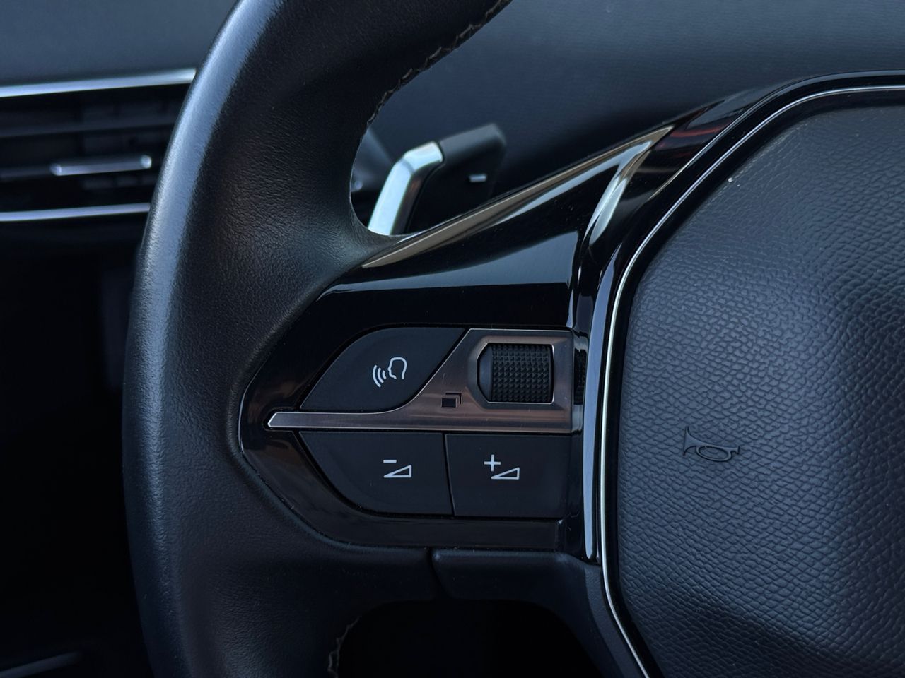Peugeot 3008 Hybrid ALLURE PACK HYBRID 225 EAT8 - Foto 2