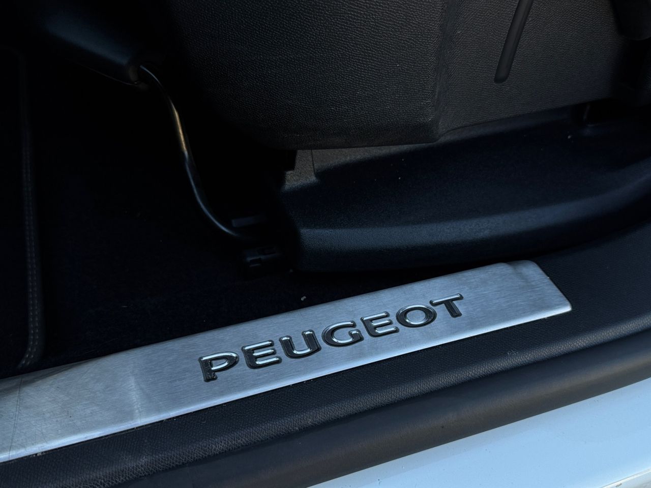 Peugeot 5008 GT BLUE HDI 130 CV EAT8 - Foto 2