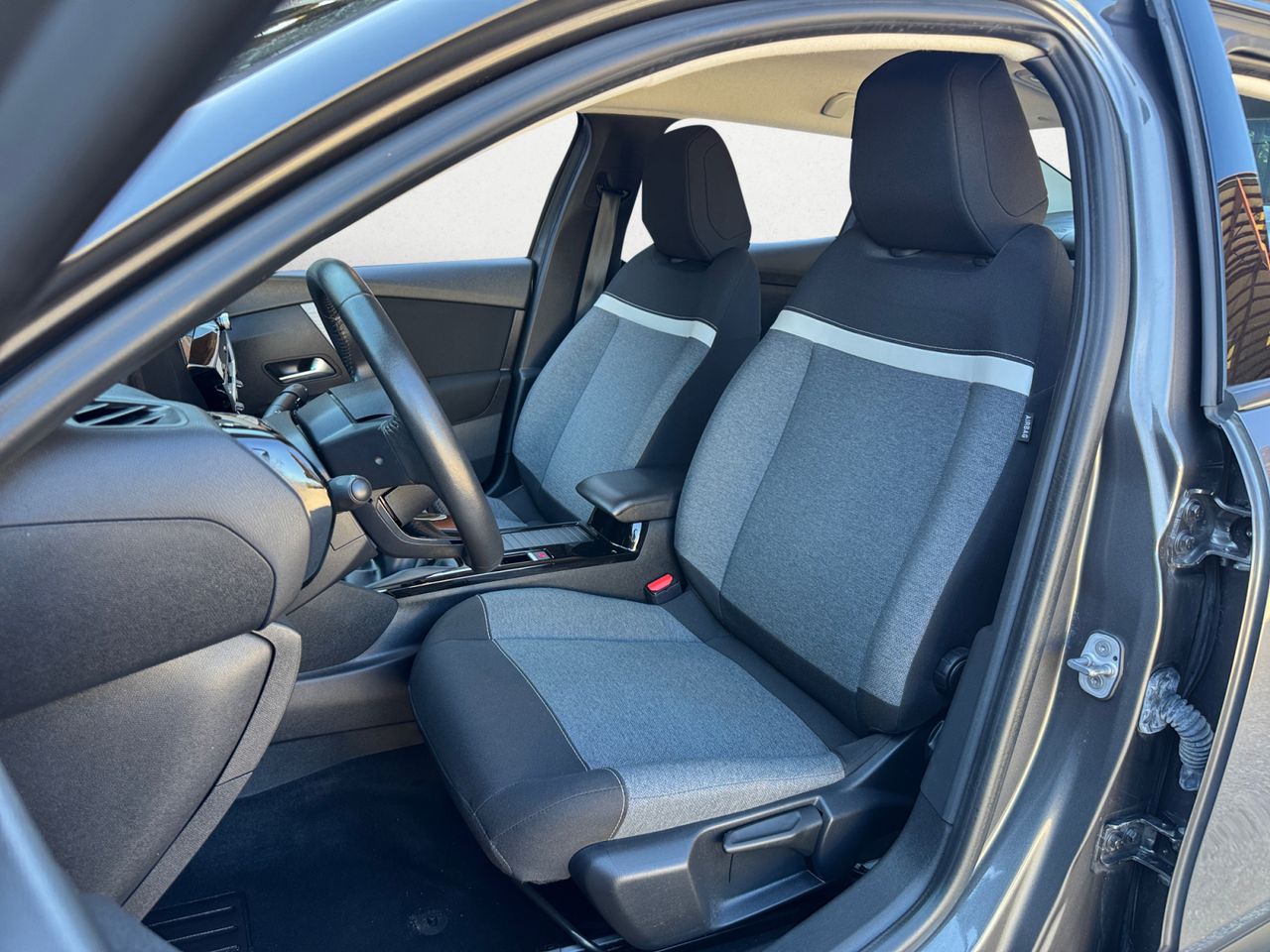 Citroën C4 X PURE TECH 100 CV FEEL - Foto 2