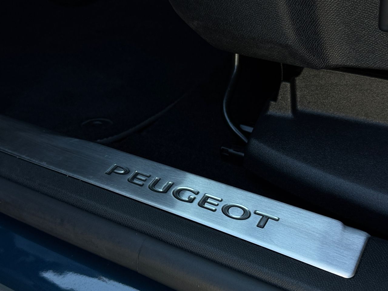Peugeot 3008 GT BLUE HDI 130 CV EAT8 - Foto 2